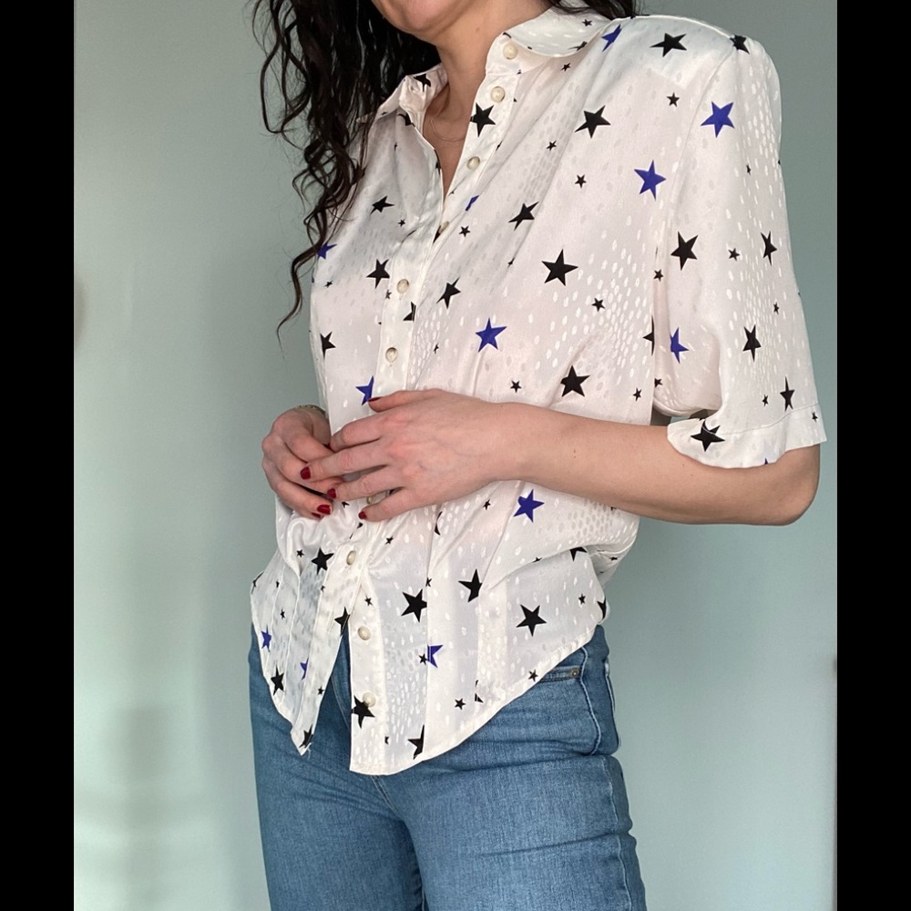 VINTAGE 80’s star blouse. Size M-L closer to an L. New condition